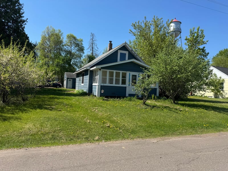 3939 Maple St, Kettle River, MN 55757