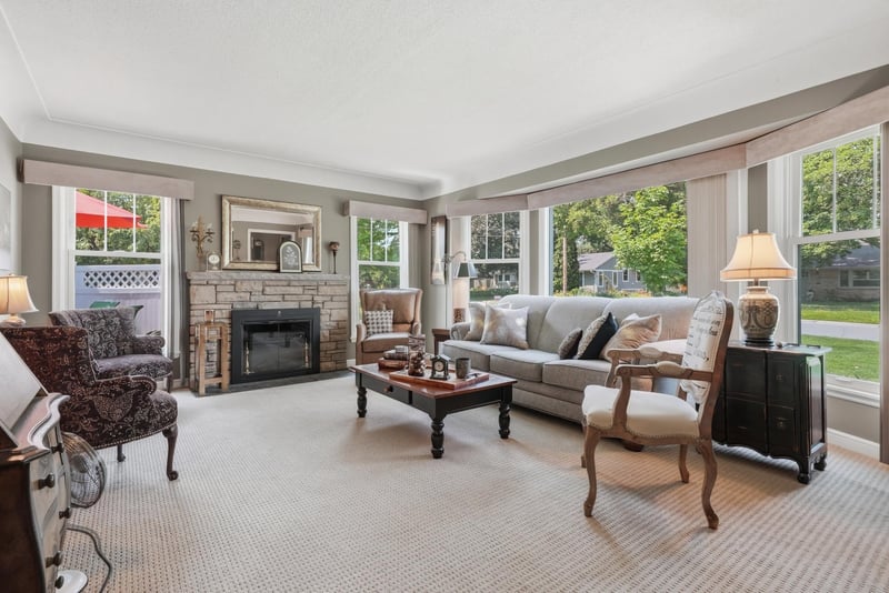 5045 Oxford Ave, Edina, MN 55436