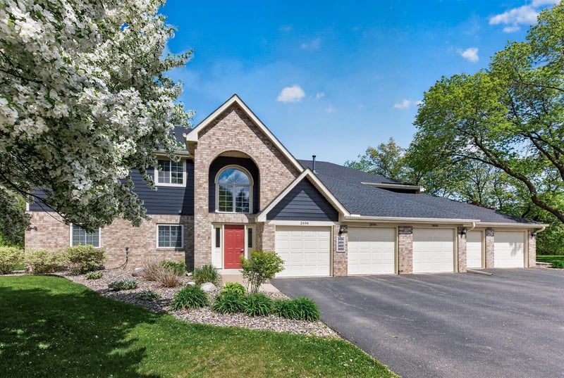 2494 Wilshire Ct, Mendota Heights, MN 55120