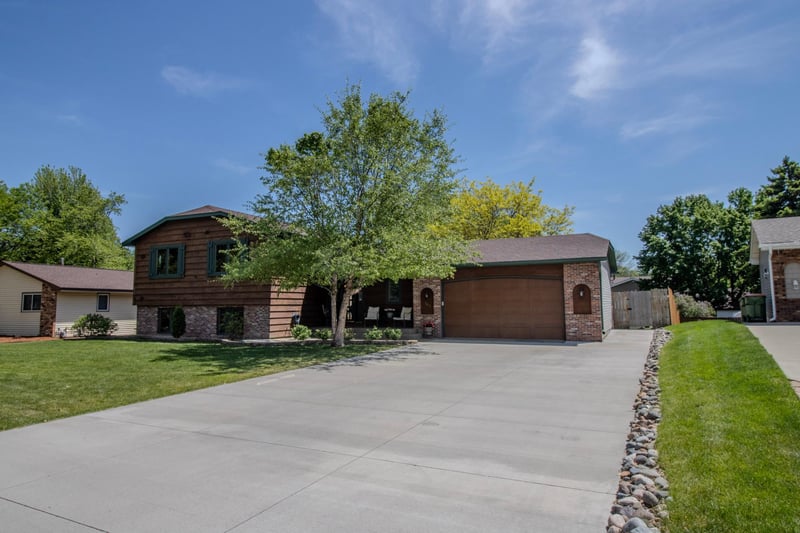 168 108th Ave NW, Coon Rapids, MN 55448