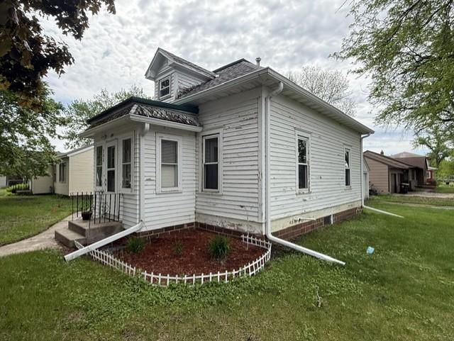 702 3rd Ave, Mountain Lake, MN 56159