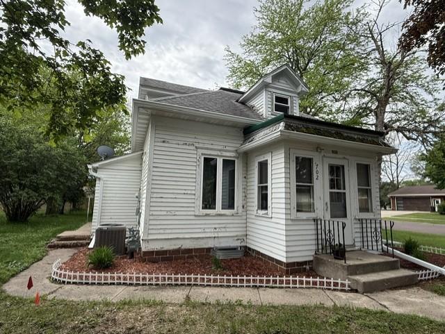 702 3rd Ave, Mountain Lake, MN 56159