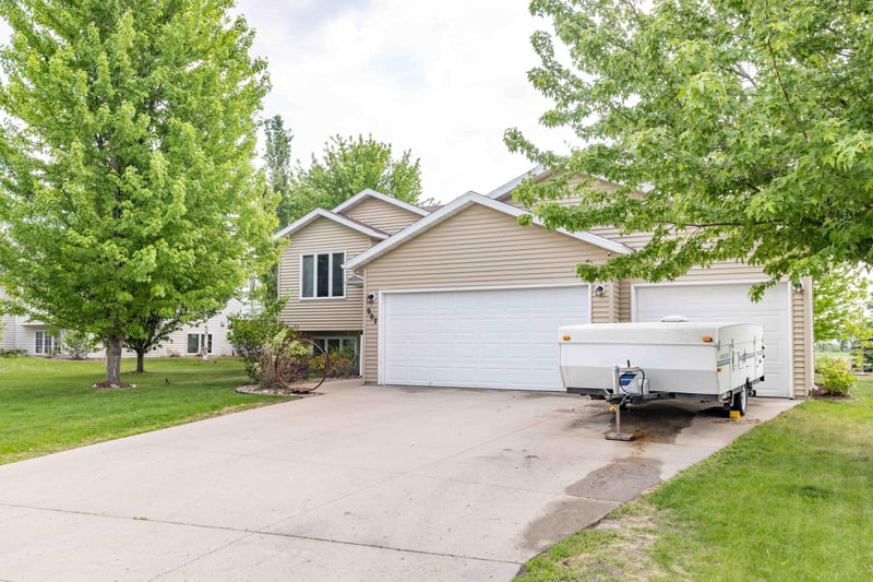907 11th Ave SE, Barnesville, MN 56514