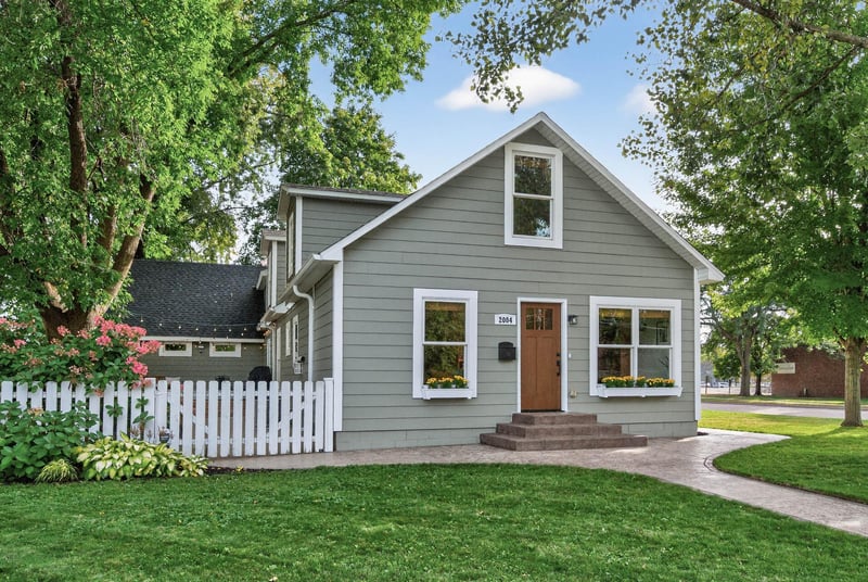 2084 4th St, White Bear Lake, MN 55110