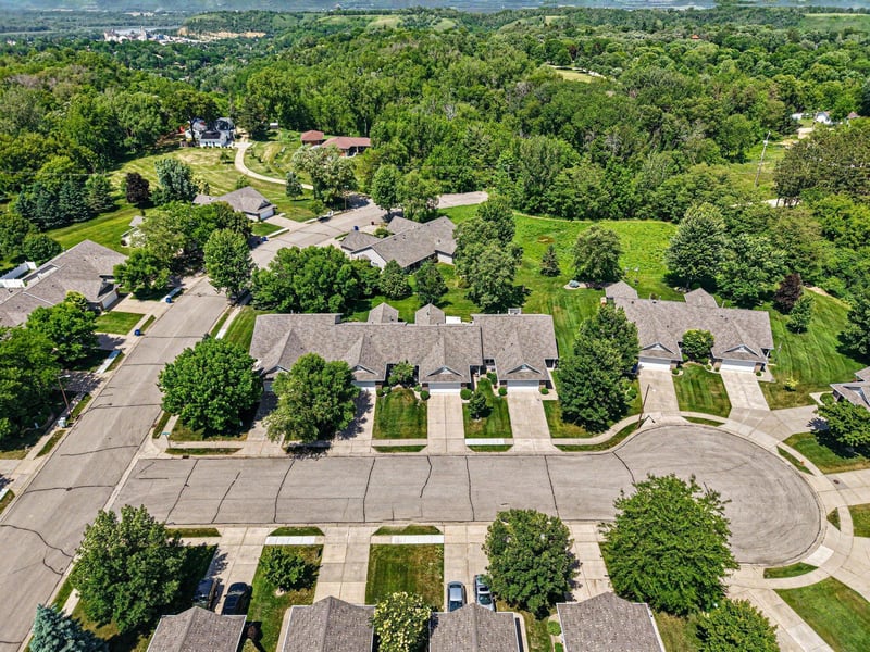 608 Cherrywood Ct, Red Wing, MN 55066