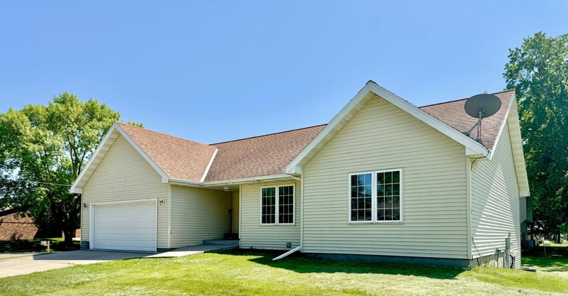 309 Iowa Ave, Hoffman, MN 56339