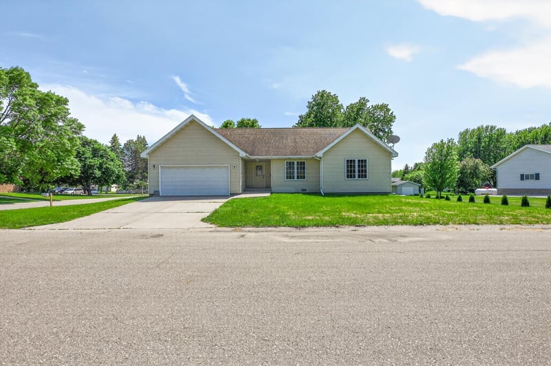 309 Iowa Ave, Hoffman, MN 56339