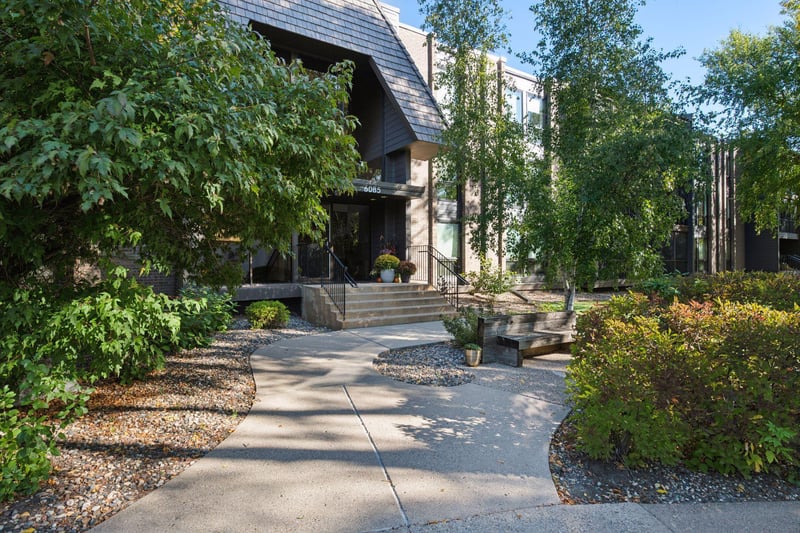 6085 Lincoln Dr #214, Edina, MN 55436