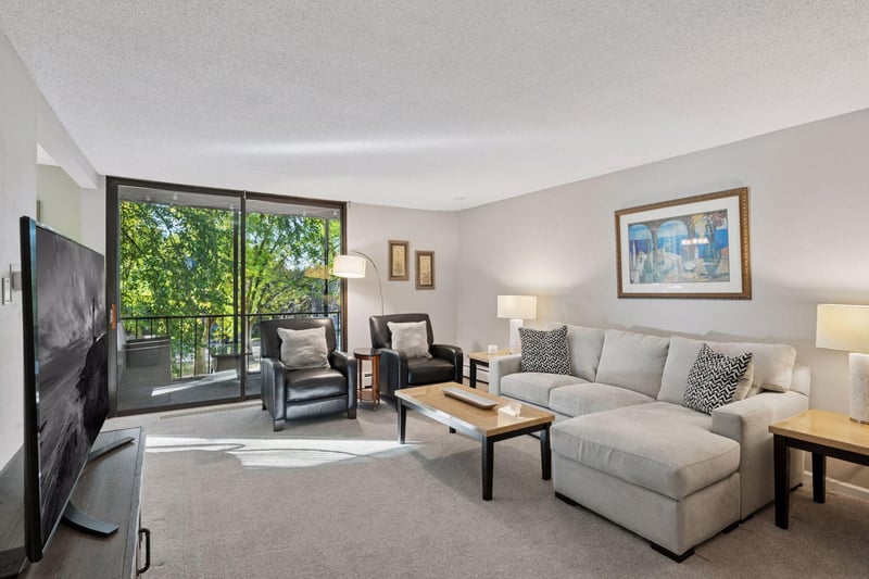 6085 Lincoln Dr #214, Edina, MN 55436