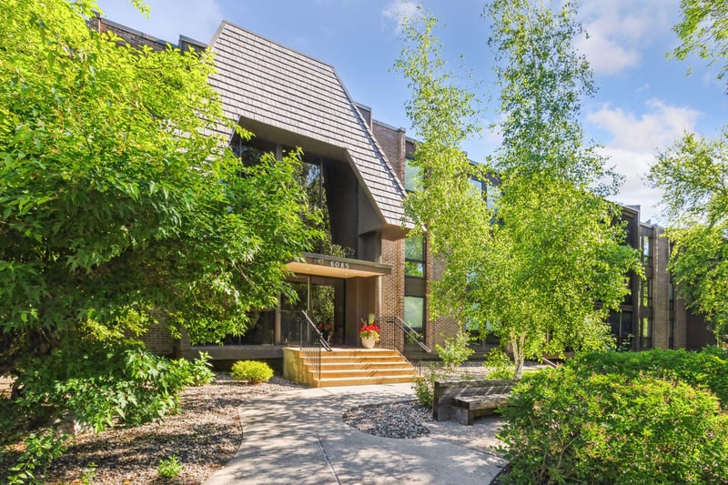 6085 Lincoln Dr #214, Edina, MN 55436