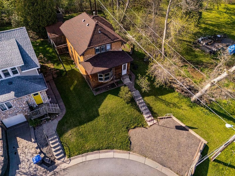 1 St Louis Ct, Duluth, MN 55808