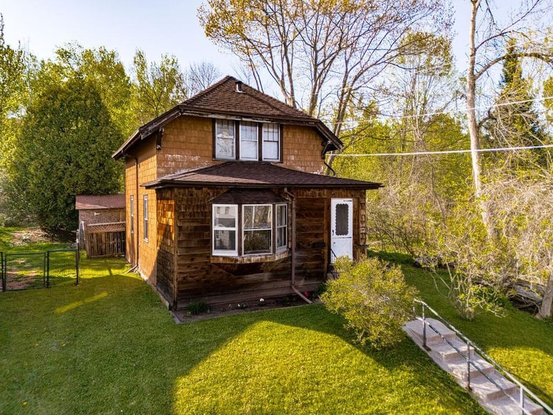 1 St Louis Ct, Duluth, MN 55808