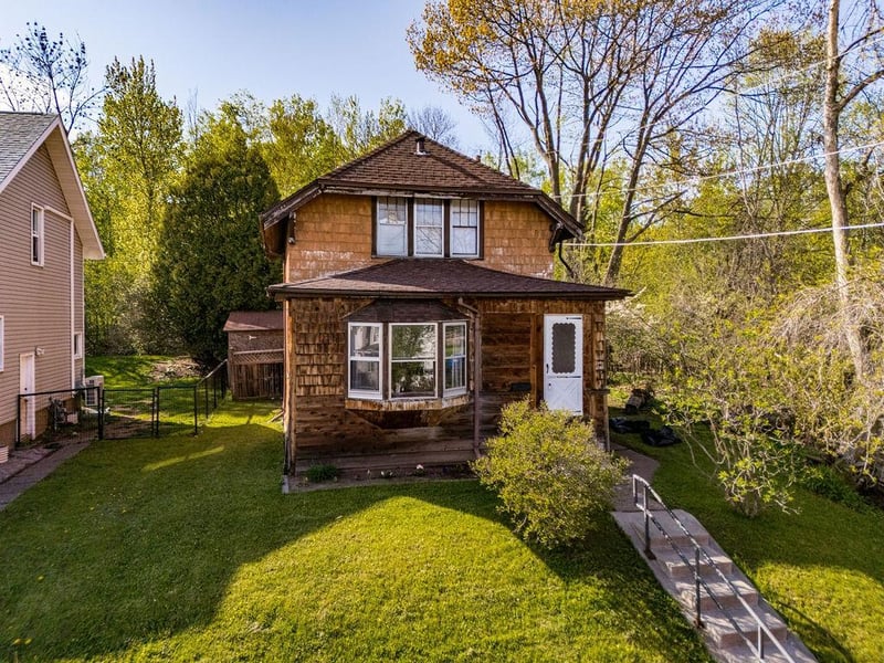 1 St Louis Ct, Duluth, MN 55808