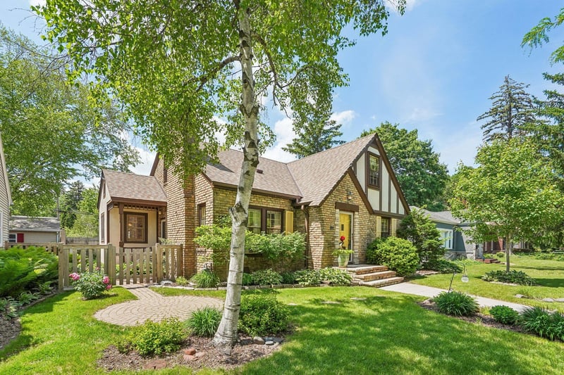 4227 York Ave N, Robbinsdale, MN 55422