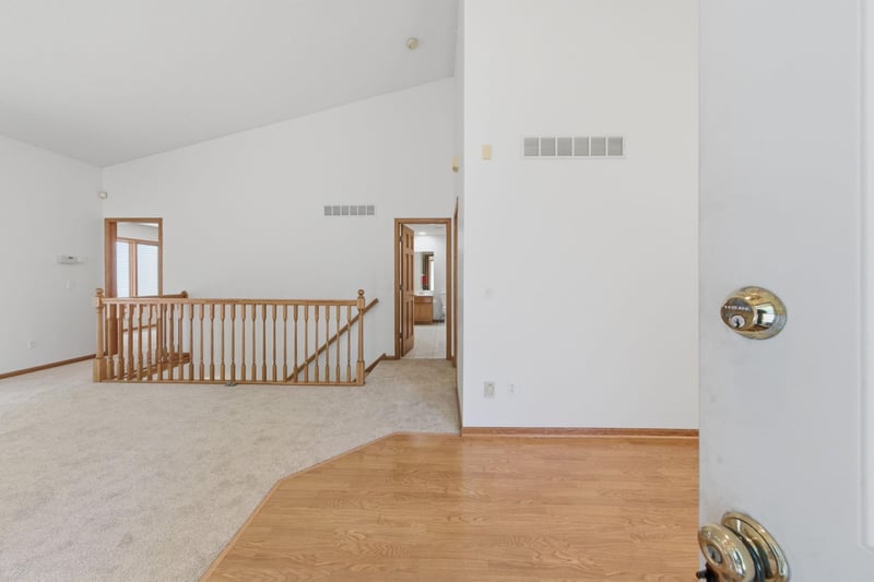 815 Wescott Sq, Eagan, MN 55123