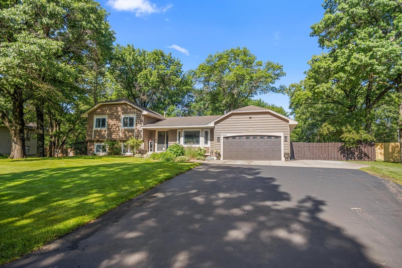 3025 Juniper St S, Cambridge, MN 55008