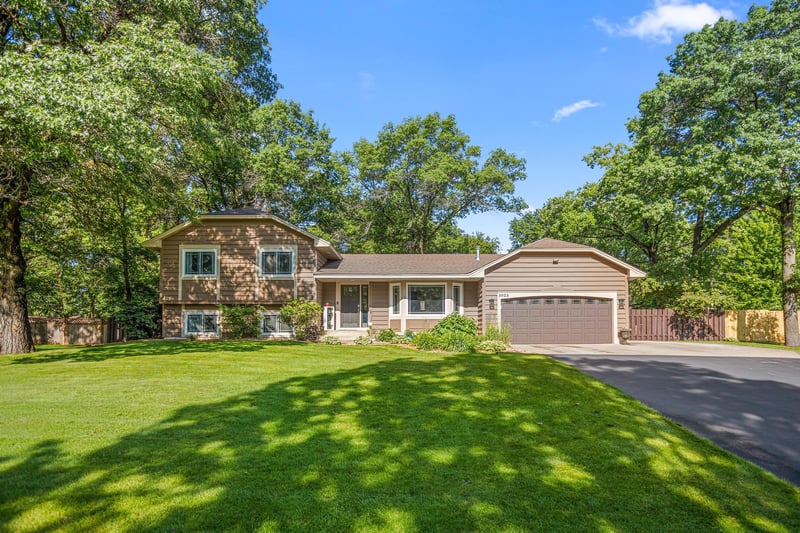 3025 Juniper St S, Cambridge, MN 55008