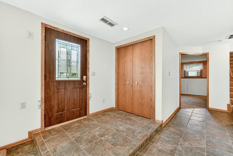 105 6th Ave NW, Dodge Center, MN 55927