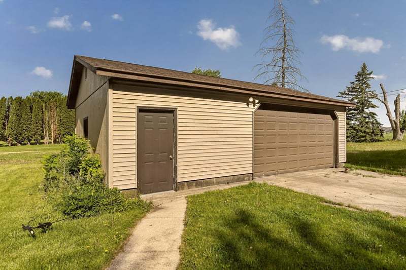105 6th Ave NW, Dodge Center, MN 55927