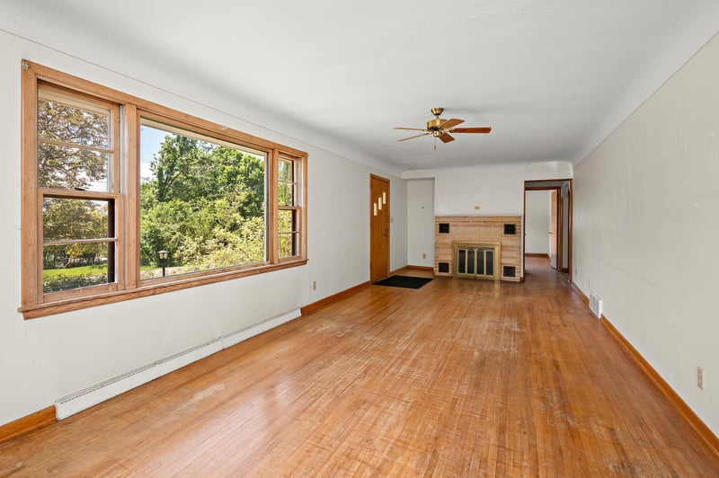 4880 Grandview Ave, Minnetrista, MN 55364