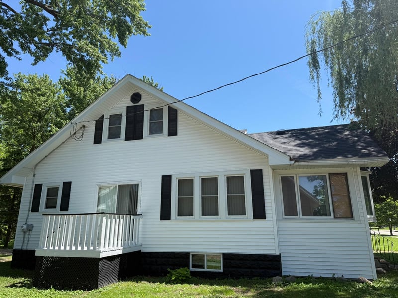 211 2nd St SE, New Richland, MN 56072