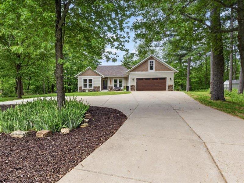 N6975 549th St, Menomonie, WI 54751