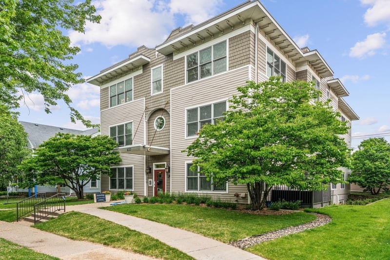 633 Dayton Ave #8, Saint Paul, MN 55104