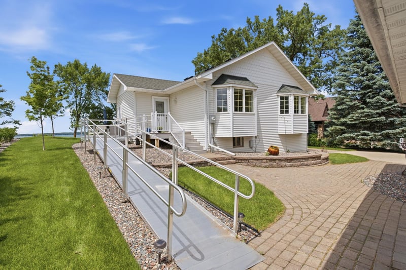 11646 Indian Beach Rd, Spicer, MN 56288