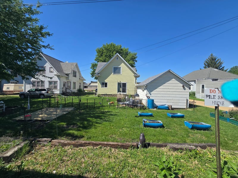 215 W 4th St, Fairmont, MN 56031