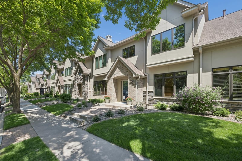 365 Willoughby Way W, Minnetonka, MN 55305