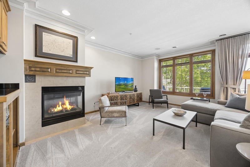 365 Willoughby Way W, Minnetonka, MN 55305