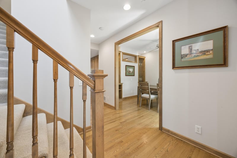 365 Willoughby Way W, Minnetonka, MN 55305