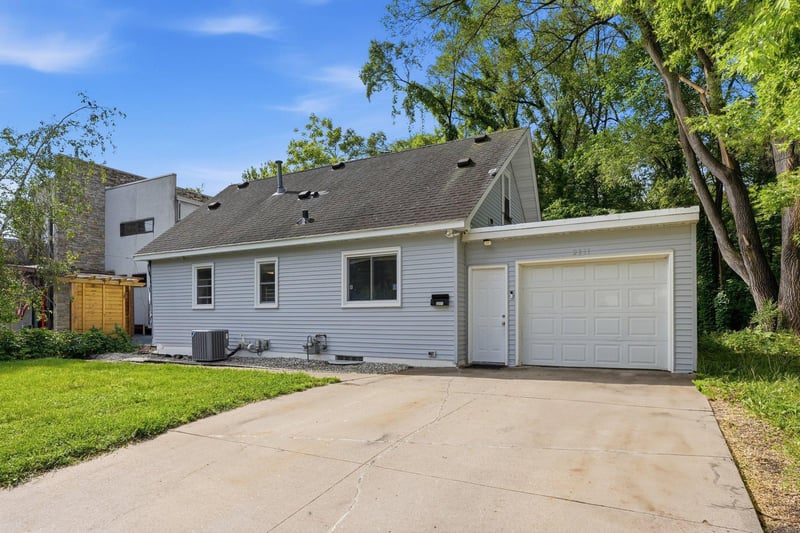 2311 53rd Ave N, Minneapolis, MN 55430