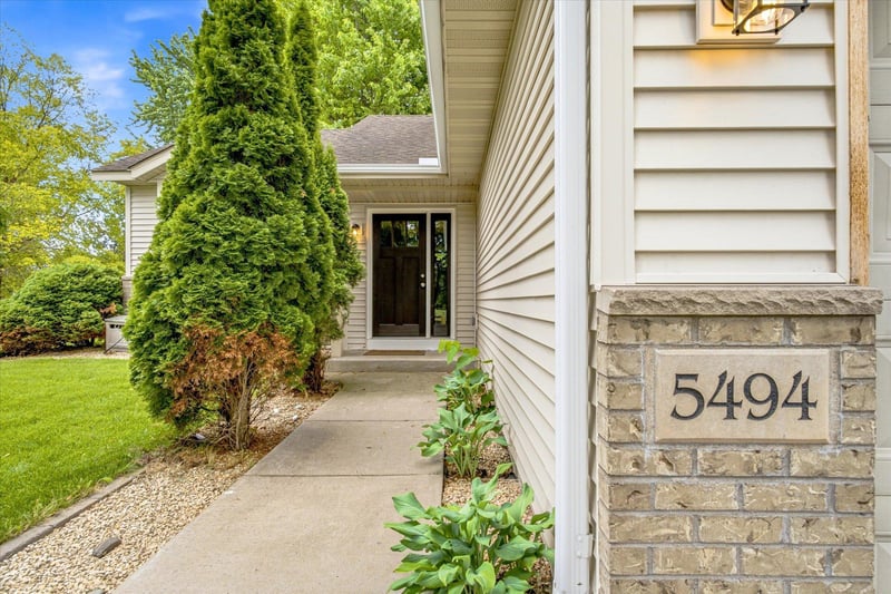 5494 Lambert Ave NE, Albertville, MN 55301