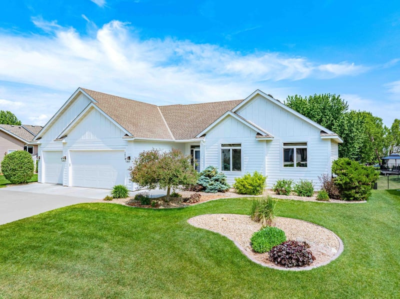 1874 Tierney Dr, Hastings, MN 55033