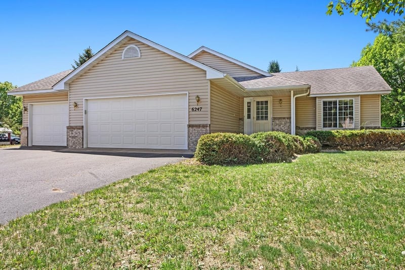6247 Albert Ln, North Branch, MN 55056