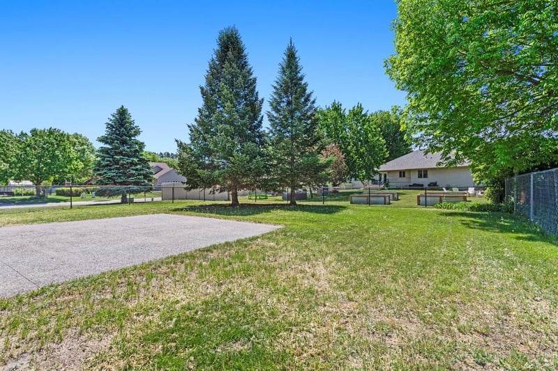 6247 Albert Ln, North Branch, MN 55056
