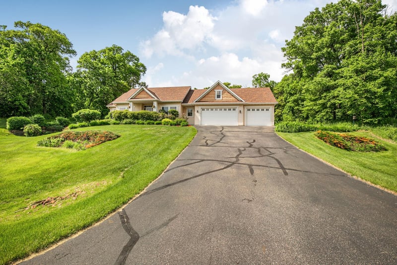 5638 Garden Hills Ln, Saint Cloud, MN 56301