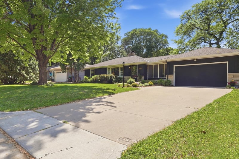 6340 Tingdale Ave, Edina, MN 55439