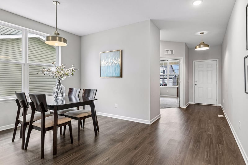 1038 Siesta Dr, Woodbury, MN 55129