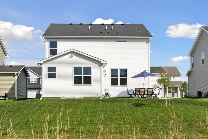1038 Siesta Dr, Woodbury, MN 55129