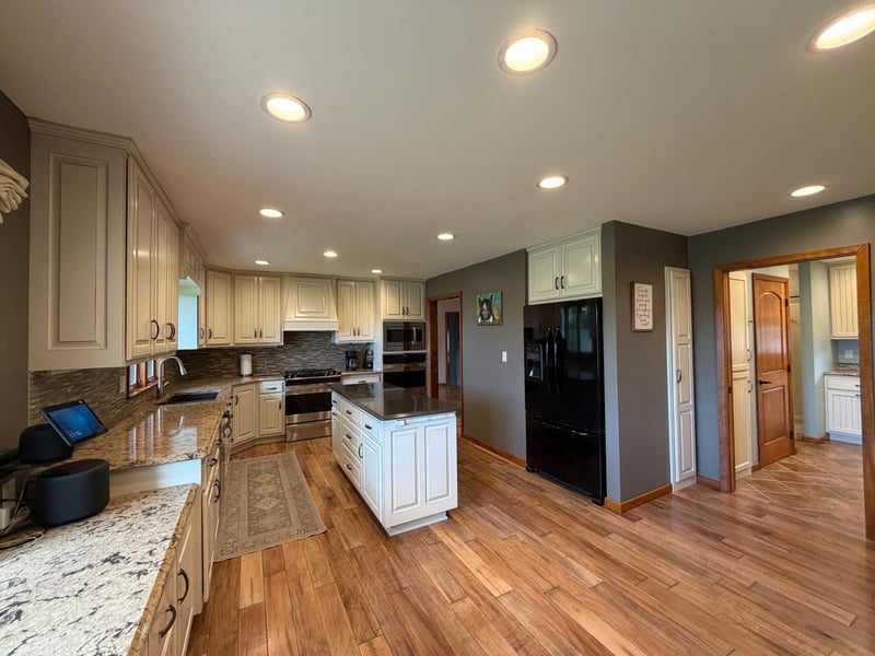 306 S Fairview Dr, Luverne, MN 56156