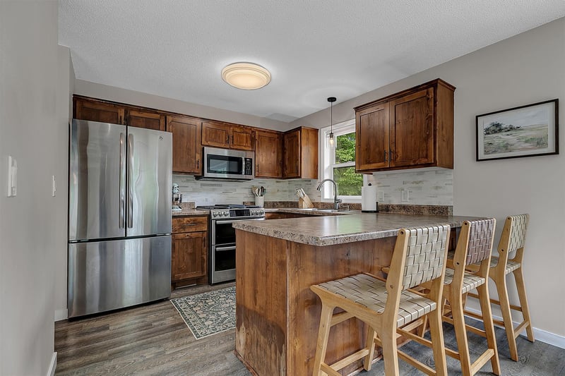 9557 Ironwood Dr, Saint Joseph, MN 56374