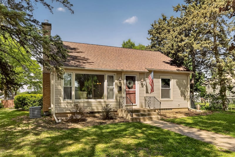 1003 9th Ave NW, Rochester, MN 55901