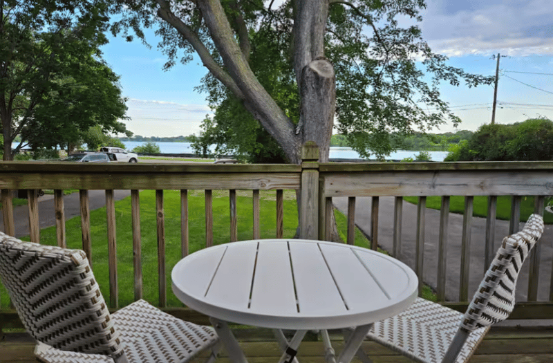 1844 E Shore Dr, Maplewood, MN 55109