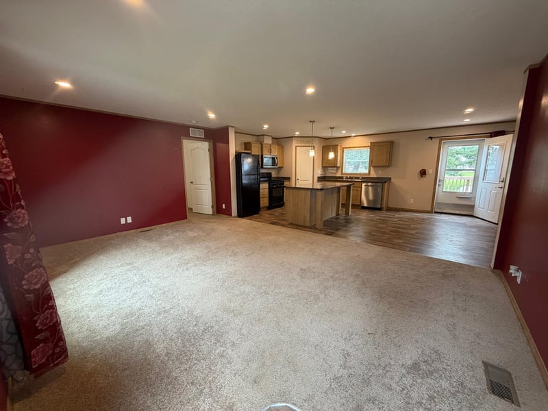 751 Dewey St, Walnut Grove, MN 56180