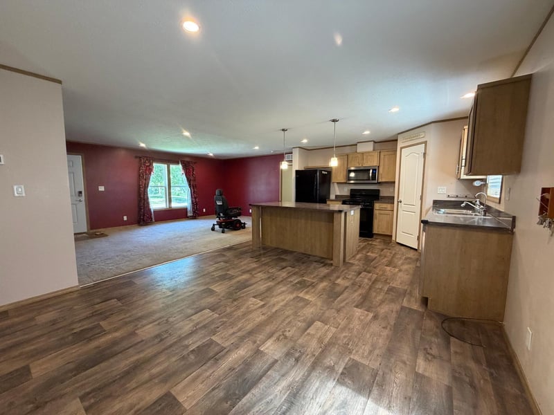 751 Dewey St, Walnut Grove, MN 56180