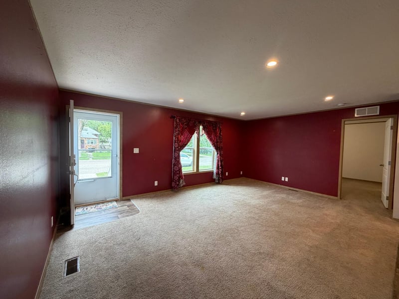 751 Dewey St, Walnut Grove, MN 56180