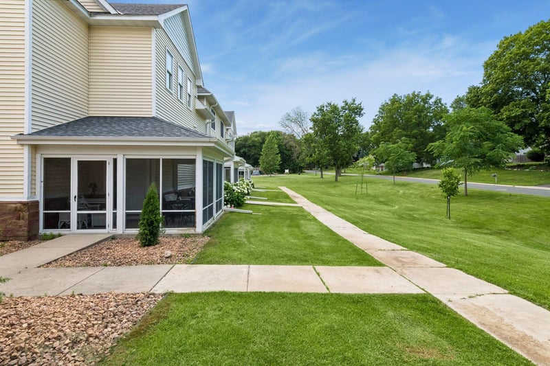 5750 Village Trl, Mound, MN 55364