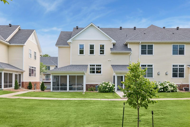 5750 Village Trl, Mound, MN 55364